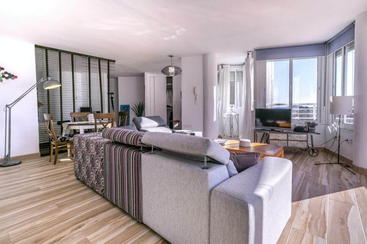 Apartamento Loft Pleno Centro, Vistas Fantasticas توريمولينوس المظهر الخارجي الصورة