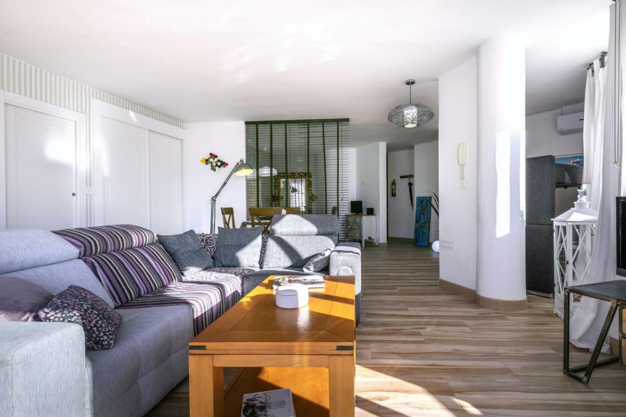 Apartamento Loft Pleno Centro, Vistas Fantasticas توريمولينوس المظهر الخارجي الصورة